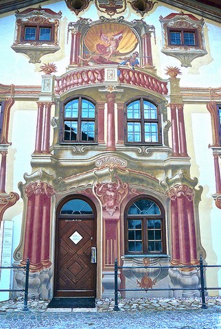 Pilatus-Haus: Lftmalerei